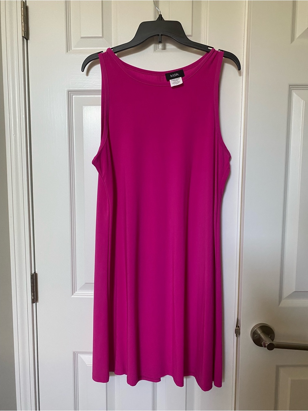 Vibrant summer dress in hot pink - Size Large